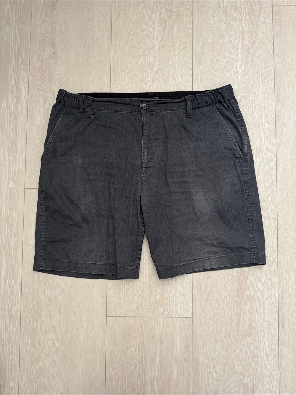 ✨RVCA Men's Washed Gray Flat Front Casual Shorts